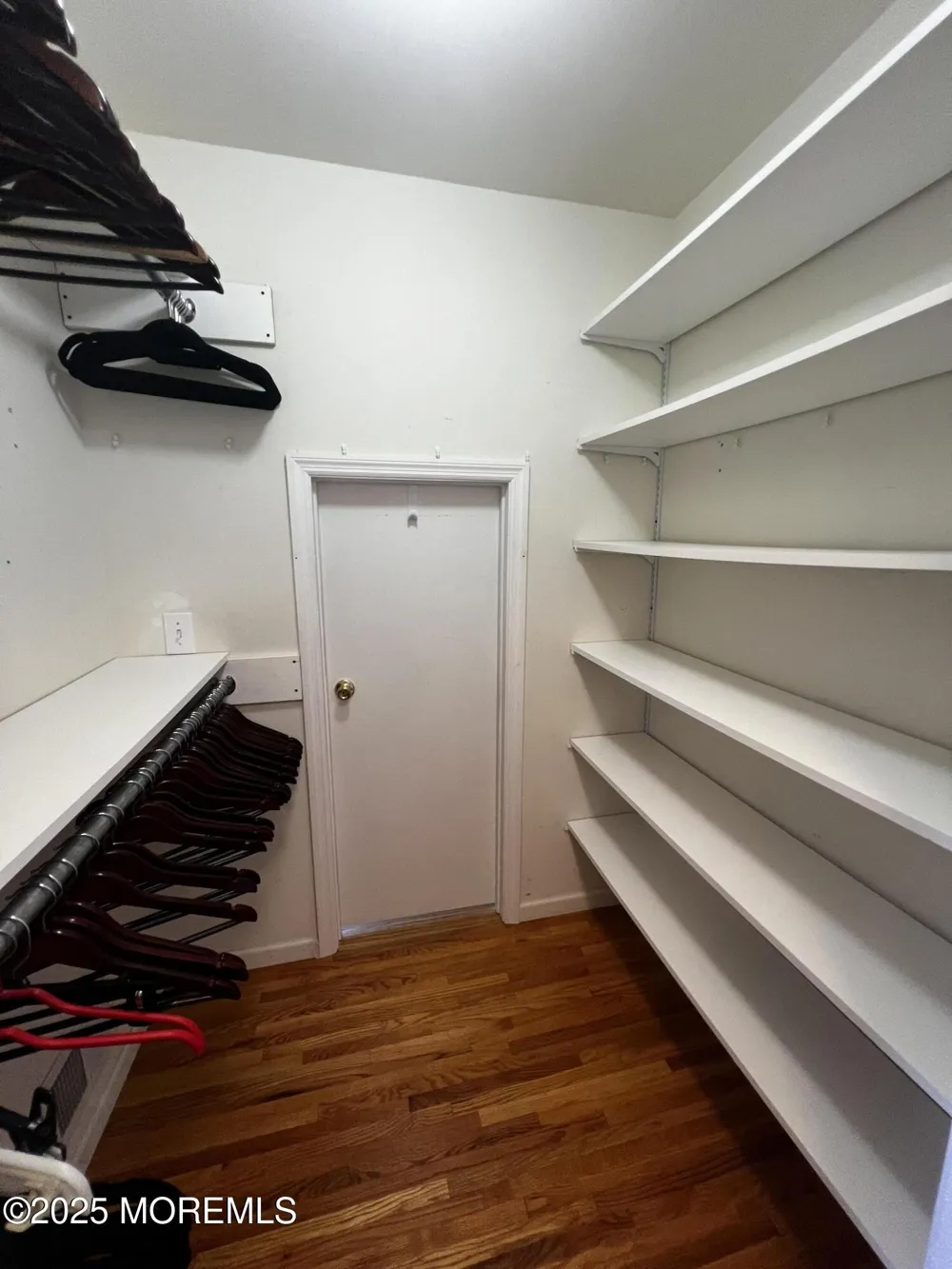 1624 Melville Street Oakhurst, NJ 07755