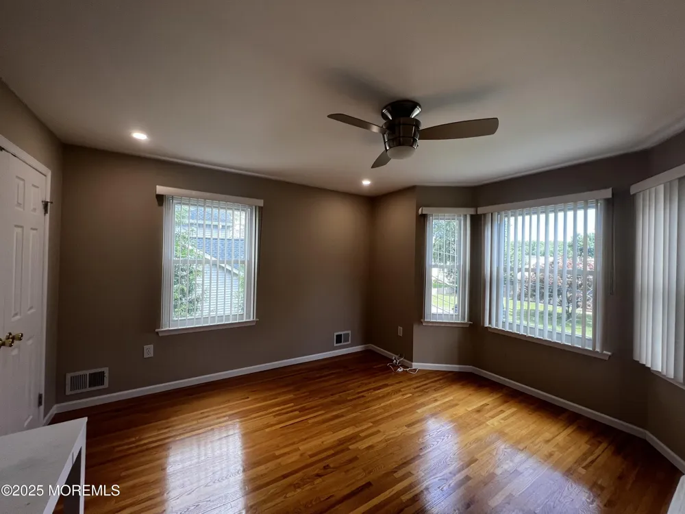 1624 Melville Street Oakhurst, NJ 07755