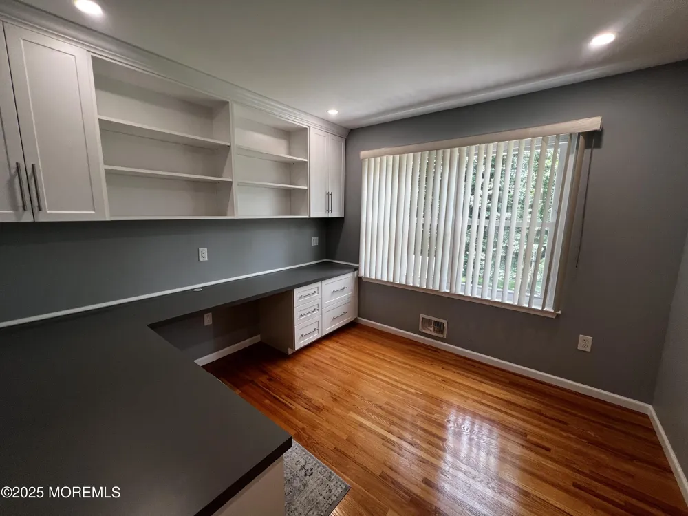 1624 Melville Street Oakhurst, NJ 07755