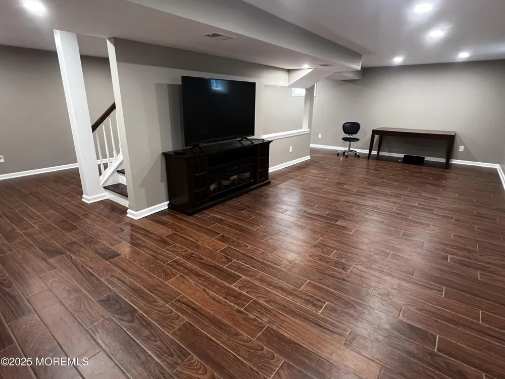 1624 Melville Street Oakhurst, NJ 07755