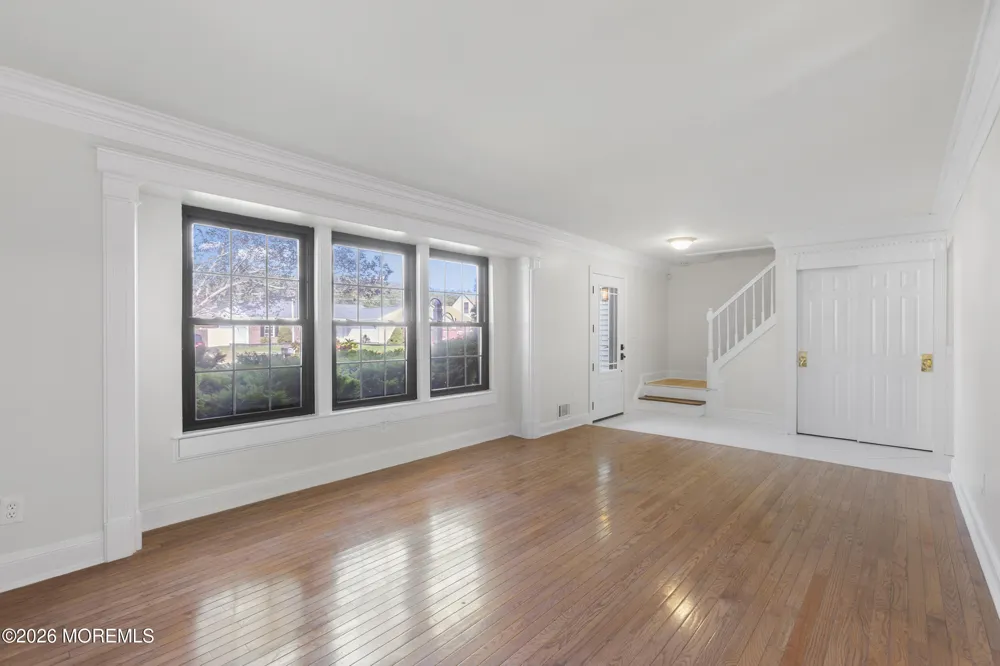 13 Laurel Crest Drive Howell, NJ 07731