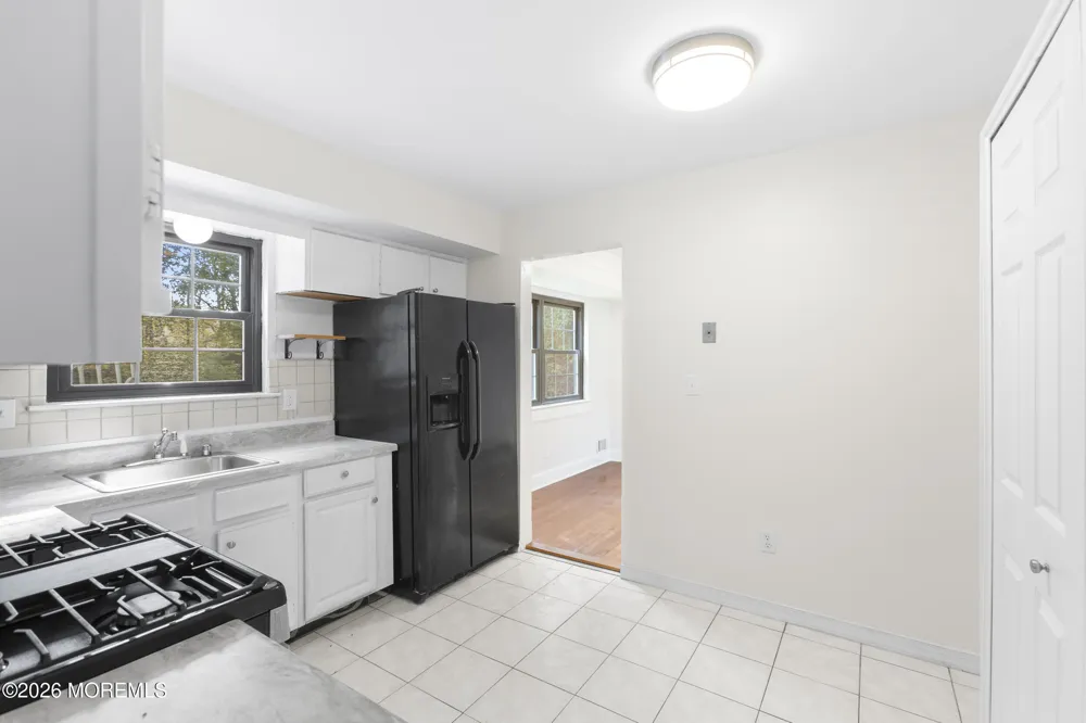 13 Laurel Crest Drive Howell, NJ 07731