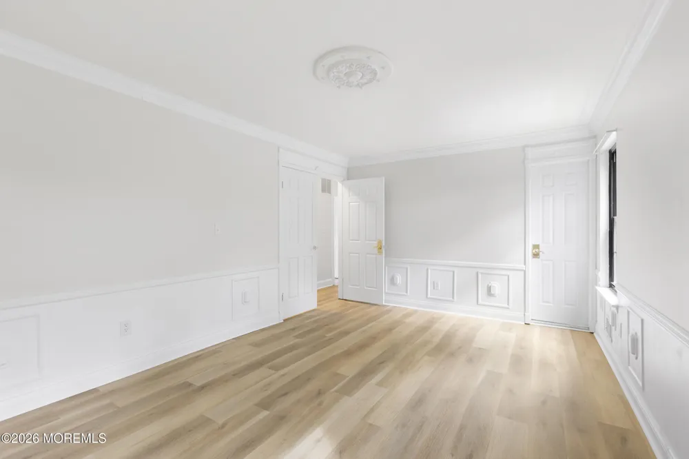 13 Laurel Crest Drive Howell, NJ 07731