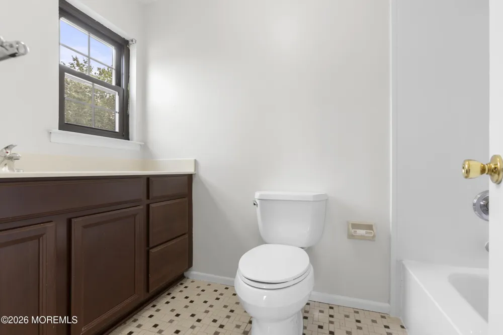 13 Laurel Crest Drive Howell, NJ 07731