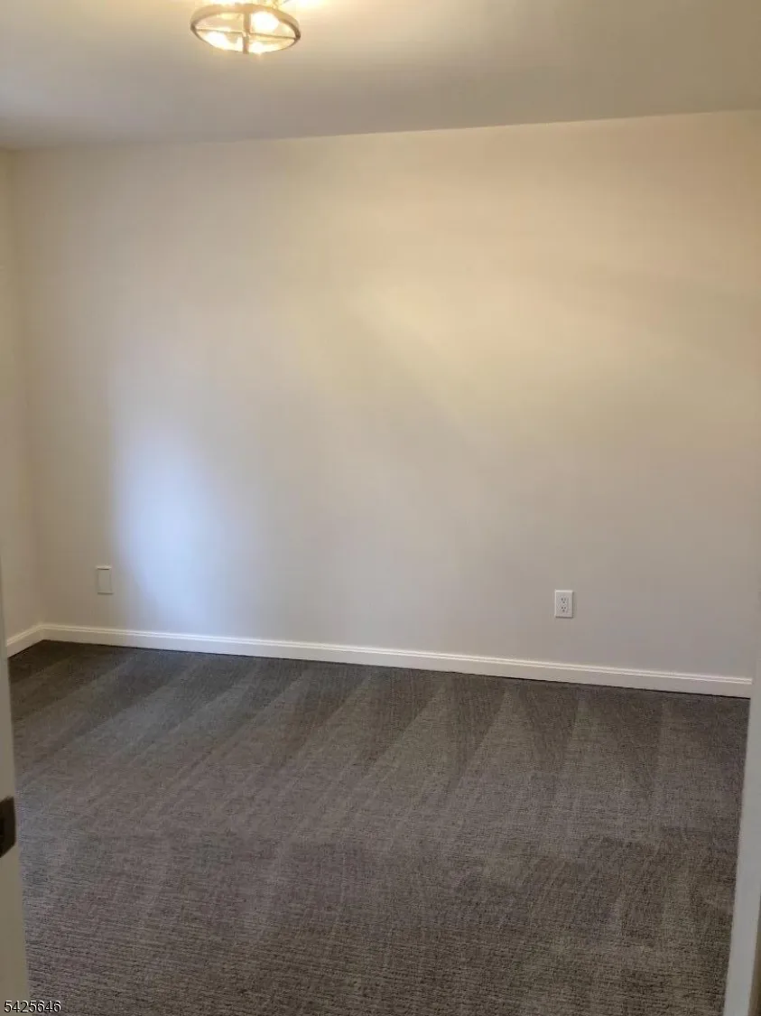73 Park Rd Sparta, NJ 07871