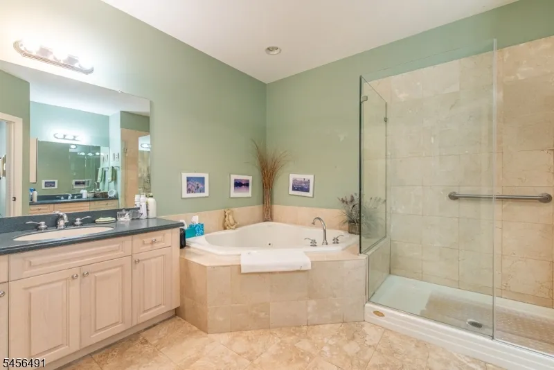 75 Schindler Way Fairfield, NJ 07004