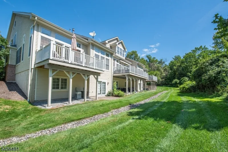 75 Schindler Way Fairfield, NJ 07004