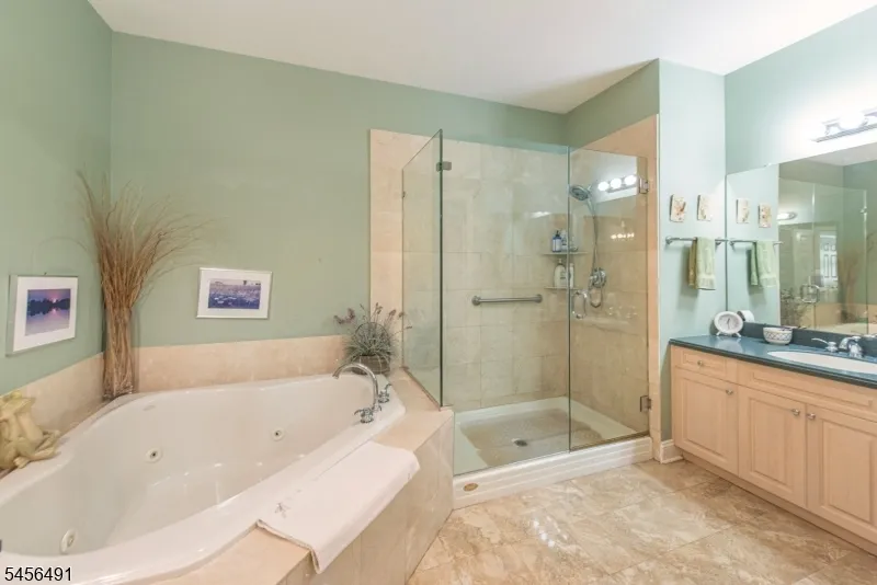 75 Schindler Way Fairfield, NJ 07004