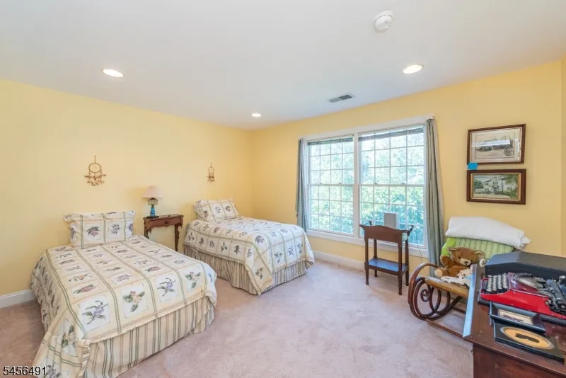 75 Schindler Way Fairfield, NJ 07004
