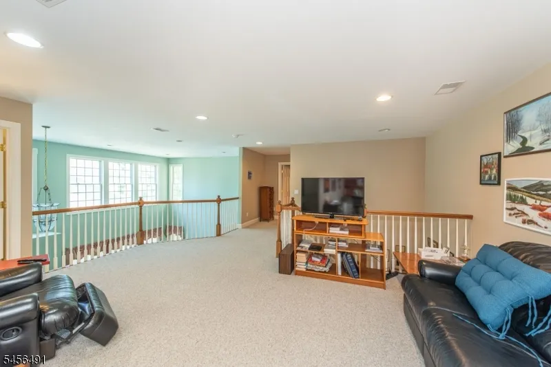 75 Schindler Way Fairfield, NJ 07004