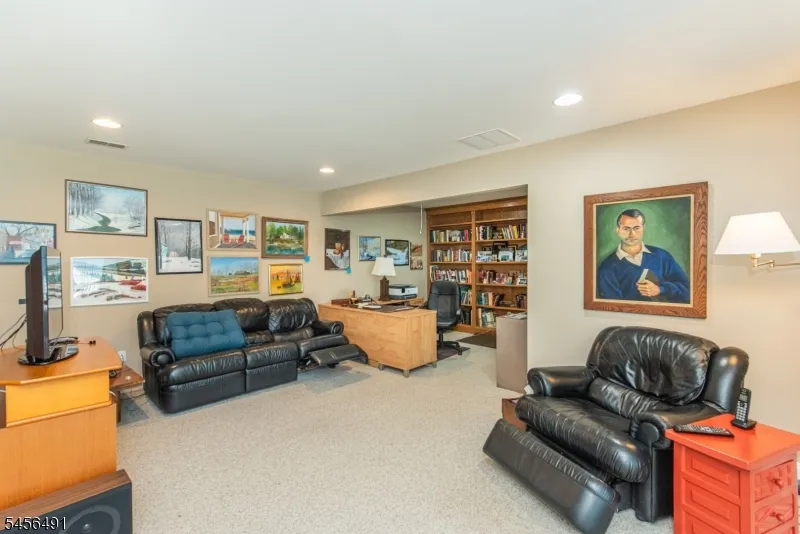 75 Schindler Way Fairfield, NJ 07004