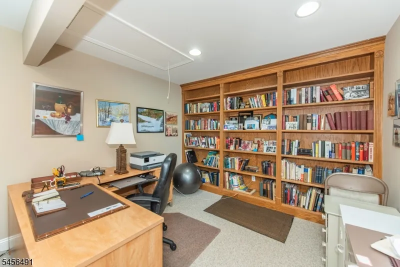 75 Schindler Way Fairfield, NJ 07004