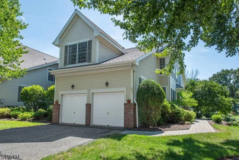 75 Schindler Way Fairfield, NJ 07004