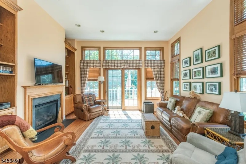 75 Schindler Way Fairfield, NJ 07004
