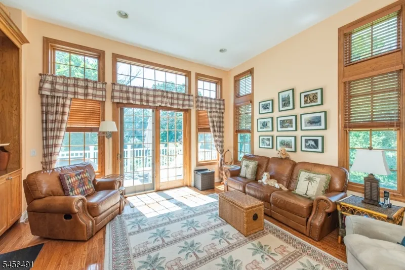 75 Schindler Way Fairfield, NJ 07004