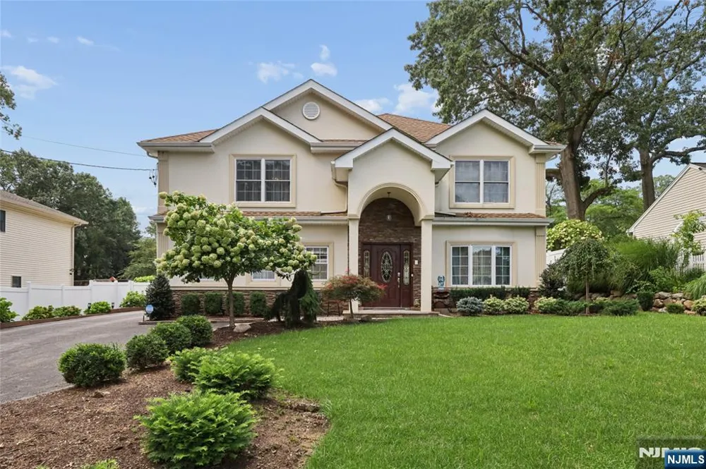238 Monroe Avenue Paramus, NJ 07652