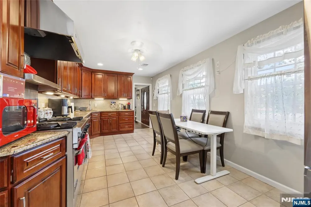 238 Monroe Avenue Paramus, NJ 07652