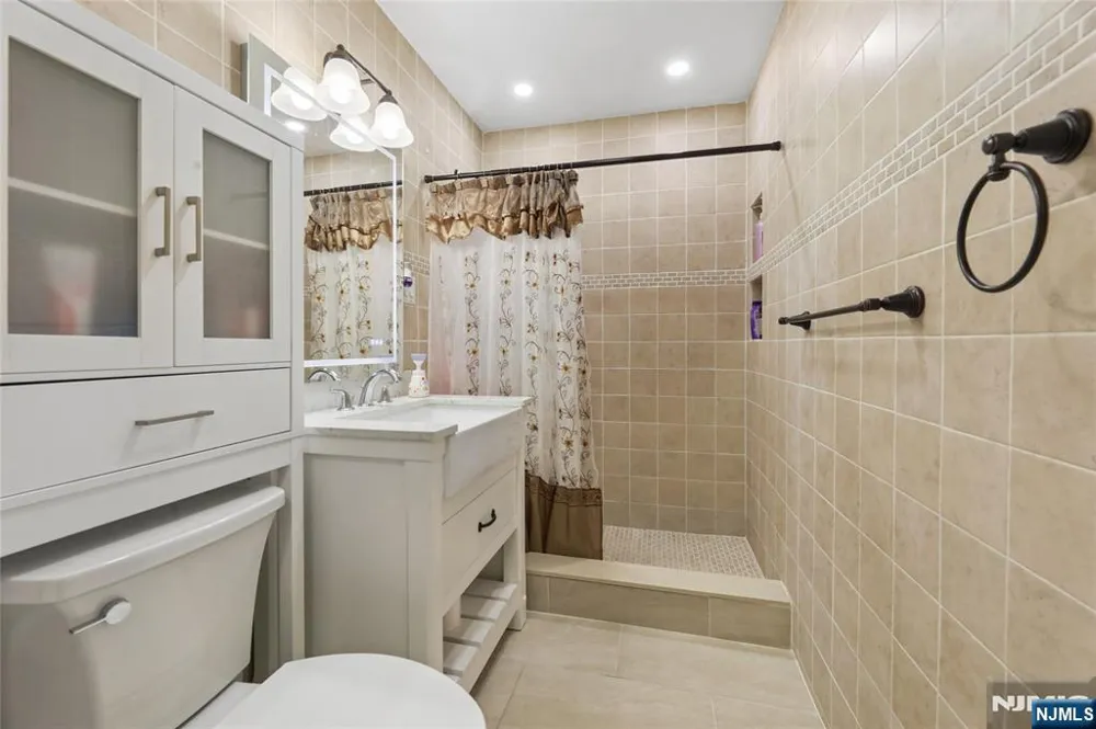 238 Monroe Avenue Paramus, NJ 07652