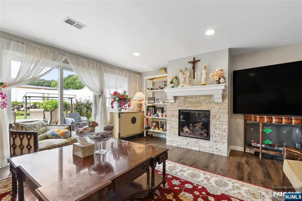 238 Monroe Avenue Paramus, NJ 07652