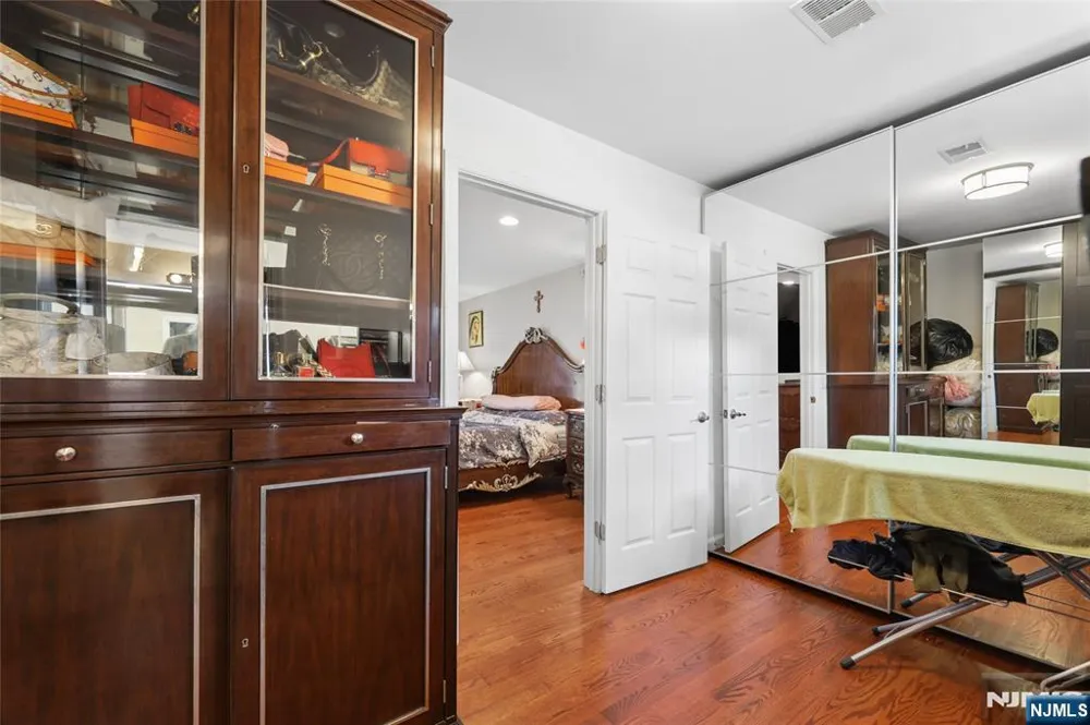 238 Monroe Avenue Paramus, NJ 07652