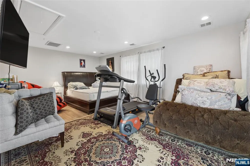 238 Monroe Avenue Paramus, NJ 07652