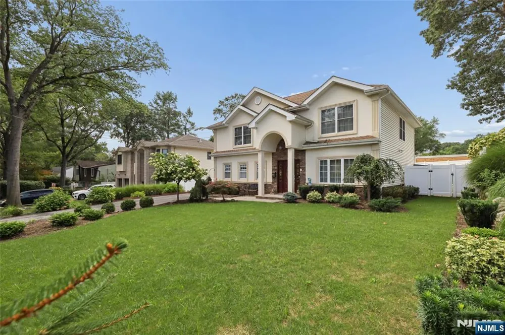 238 Monroe Avenue Paramus, NJ 07652