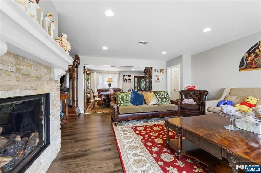 238 Monroe Avenue Paramus, NJ 07652