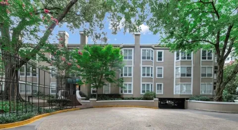 244 13th Street NE #103