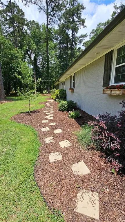 1581 Lost Mountain Road Powder Springs, GA 30127