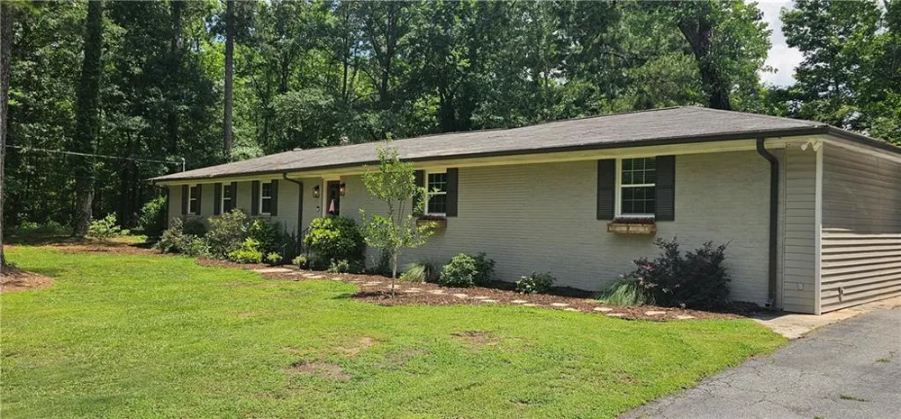 1581 Lost Mountain Road Powder Springs, GA 30127