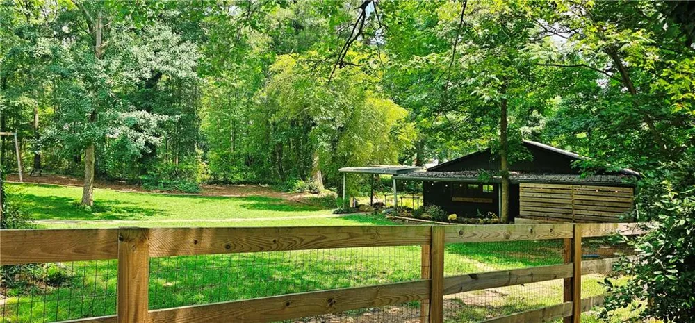 1581 Lost Mountain Road Powder Springs, GA 30127