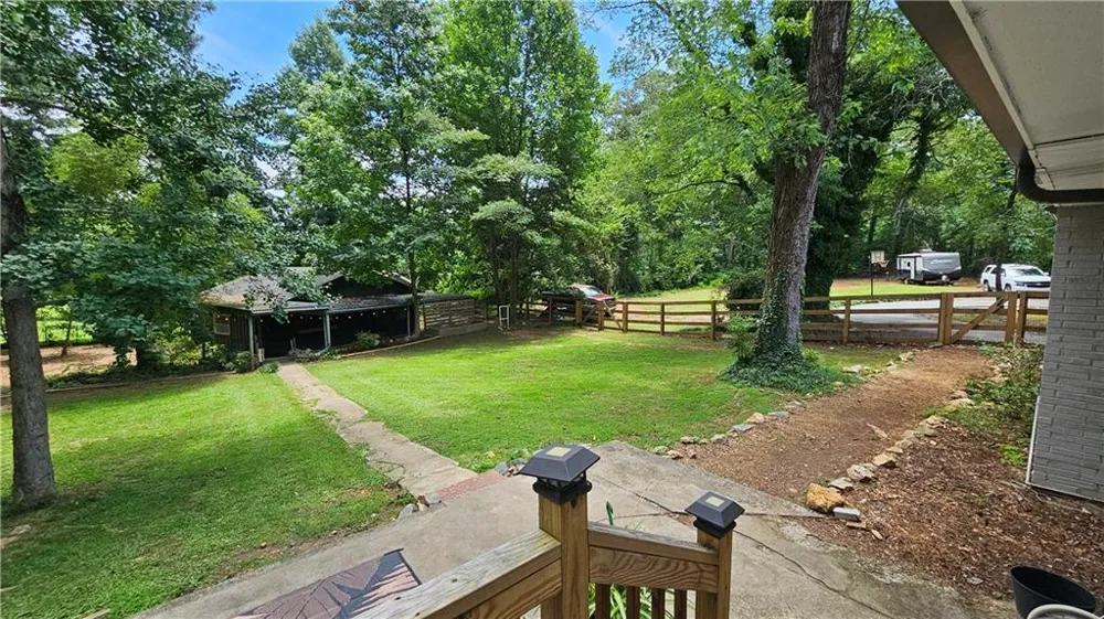1581 Lost Mountain Road Powder Springs, GA 30127