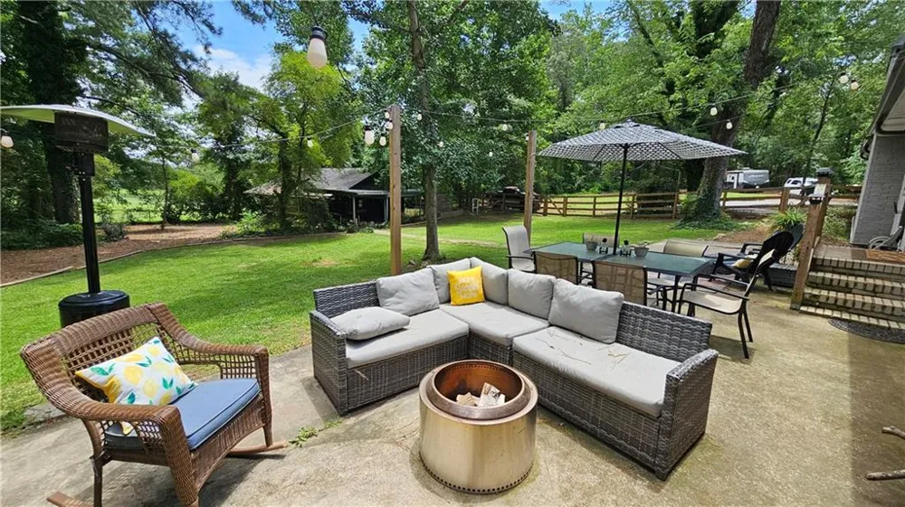 1581 Lost Mountain Road Powder Springs, GA 30127