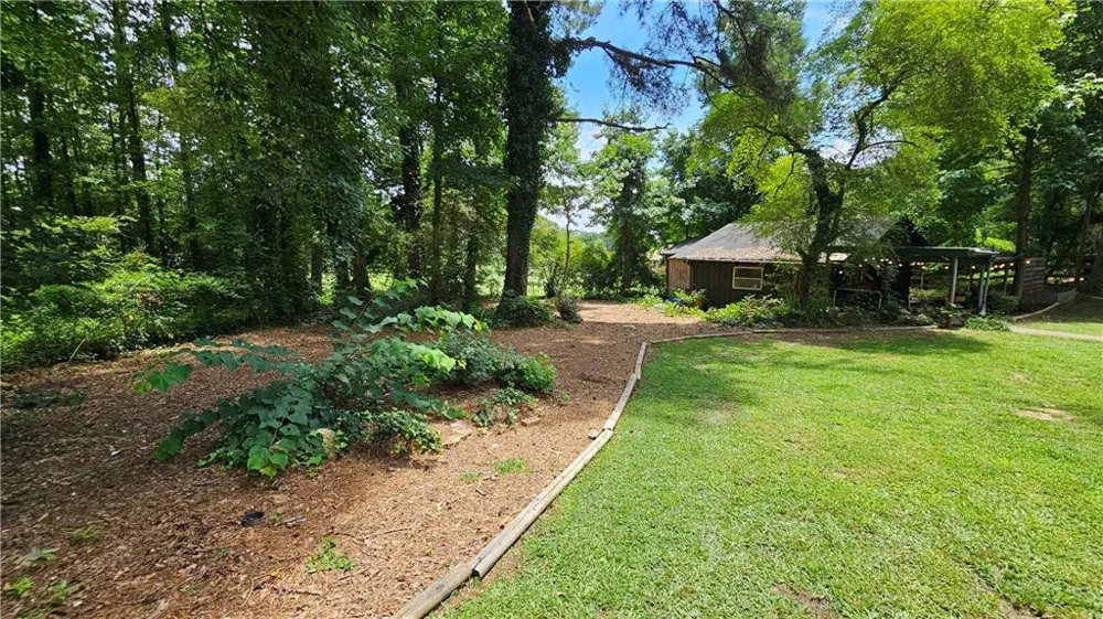 1581 Lost Mountain Road Powder Springs, GA 30127