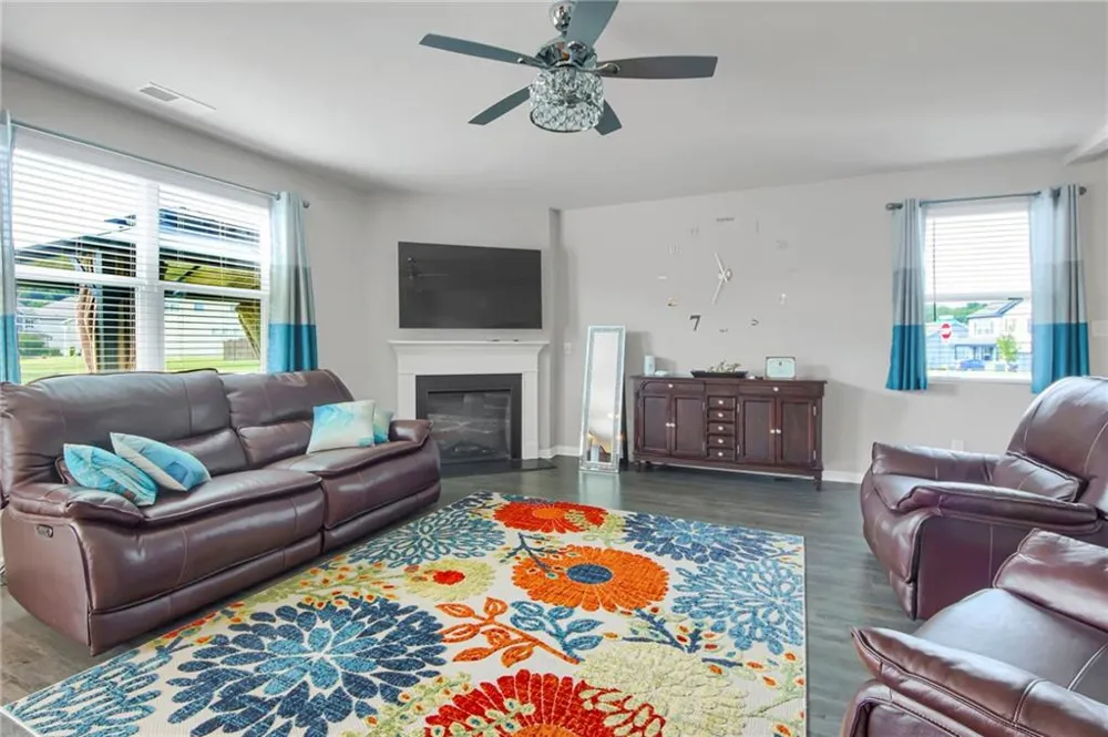6806 Creekgate Way Douglasville, GA 30134