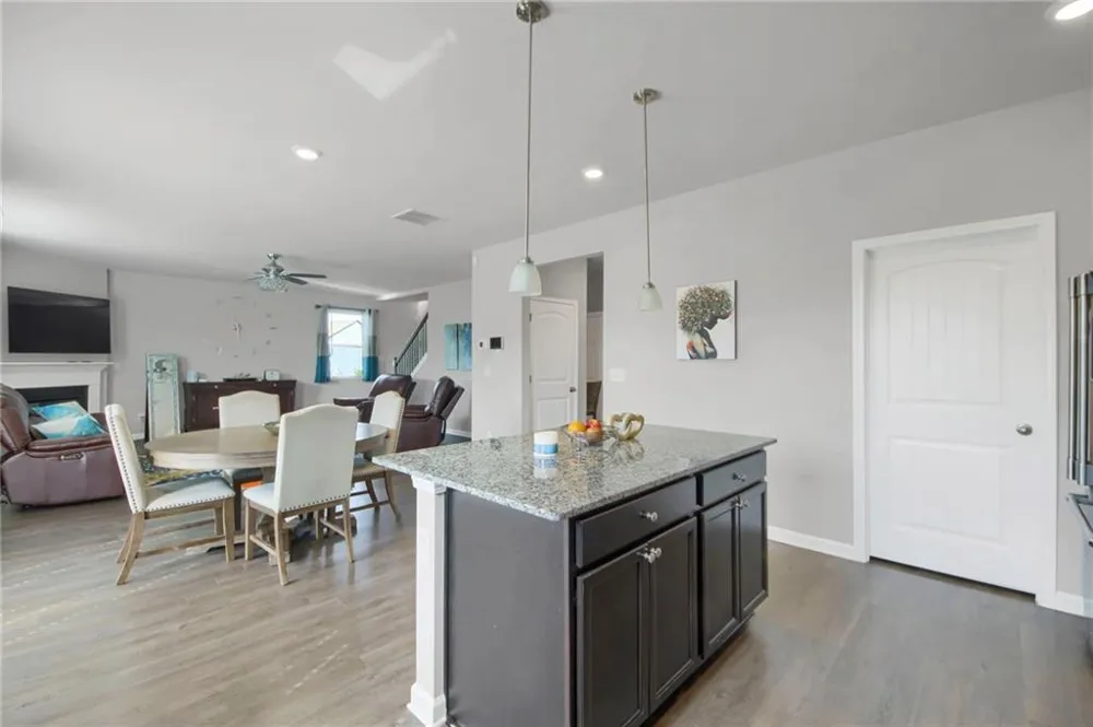 6806 Creekgate Way Douglasville, GA 30134