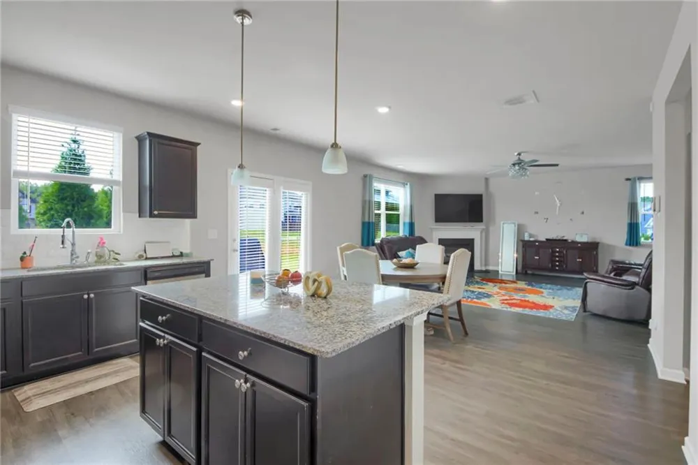 6806 Creekgate Way Douglasville, GA 30134