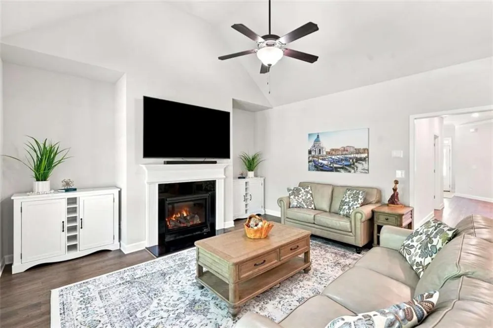252 Saratoga Drive Acworth, GA 30102