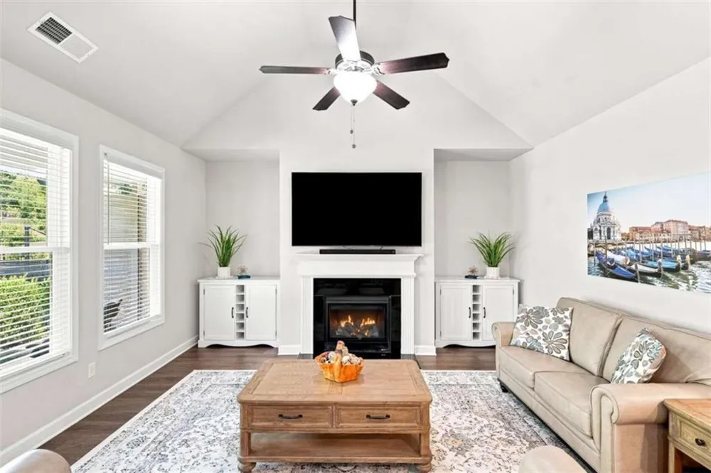 252 Saratoga Drive Acworth, GA 30102