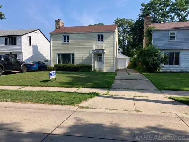 8641 Harding Street Center Line City, MI 48015