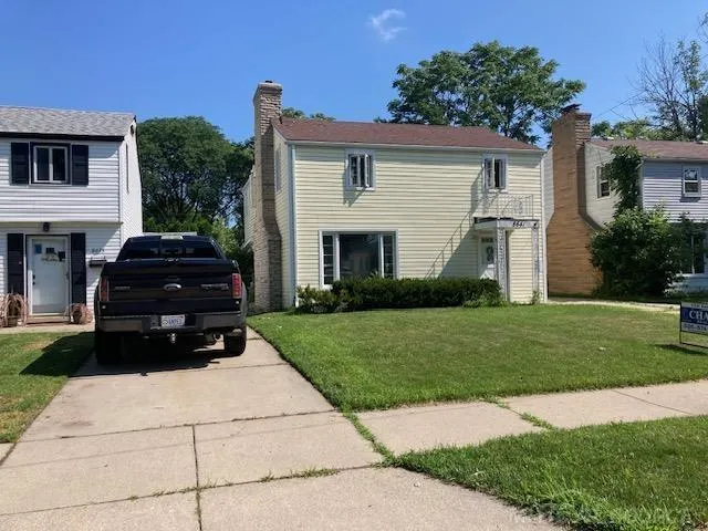 8641 Harding Street Center Line City, MI 48015