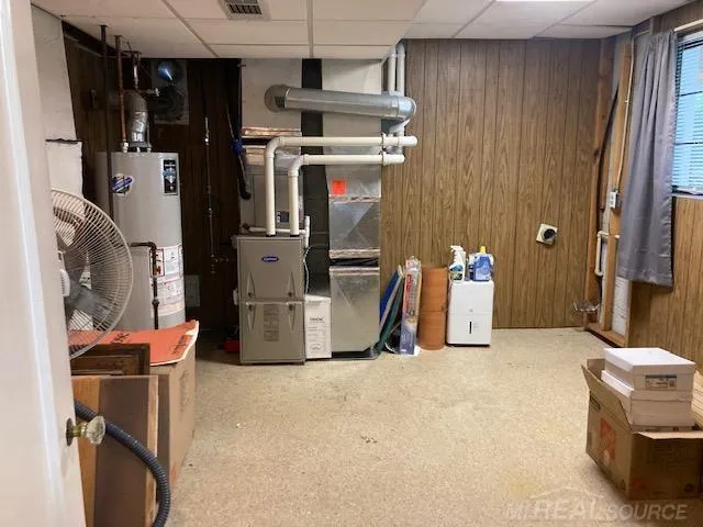 8641 Harding Street Center Line City, MI 48015