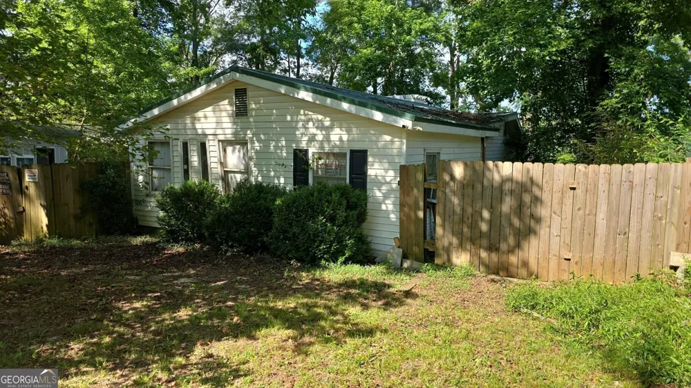 143 Weavers Lake Front RD Jackson, GA 30233