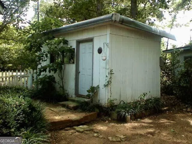 143 Weavers Lake Front RD Jackson, GA 30233