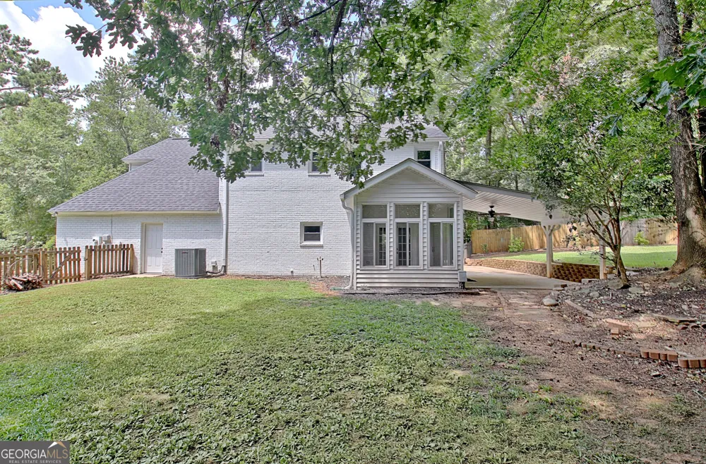 1359 Fischer RD Sharpsburg, GA 30277