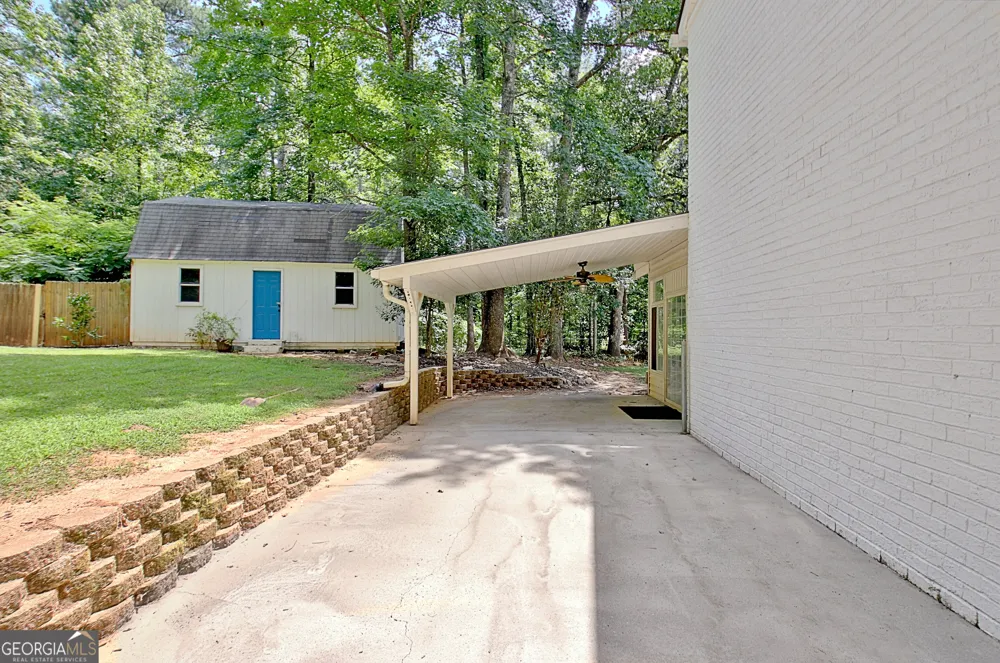 1359 Fischer RD Sharpsburg, GA 30277