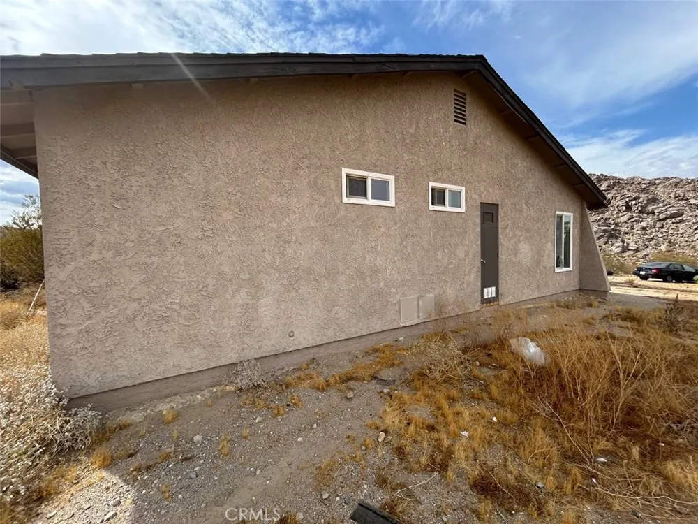 32257 Zircon Lucerne Valley, CA 92356