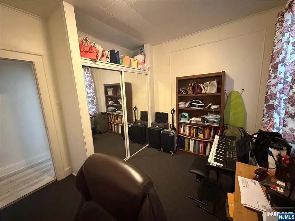 16 Hazel Place Irvington, NJ 07111