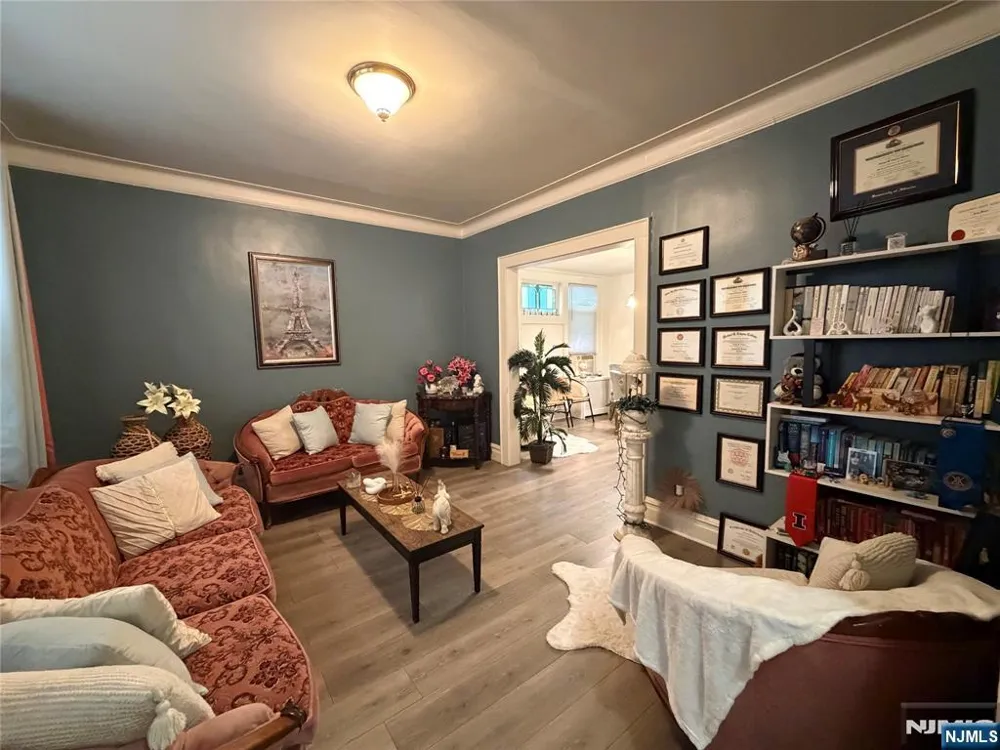 16 Hazel Place Irvington, NJ 07111