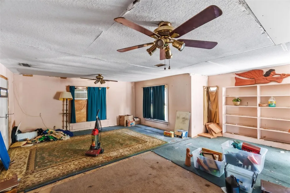 212 E Avenue B Robstown, TX 78380